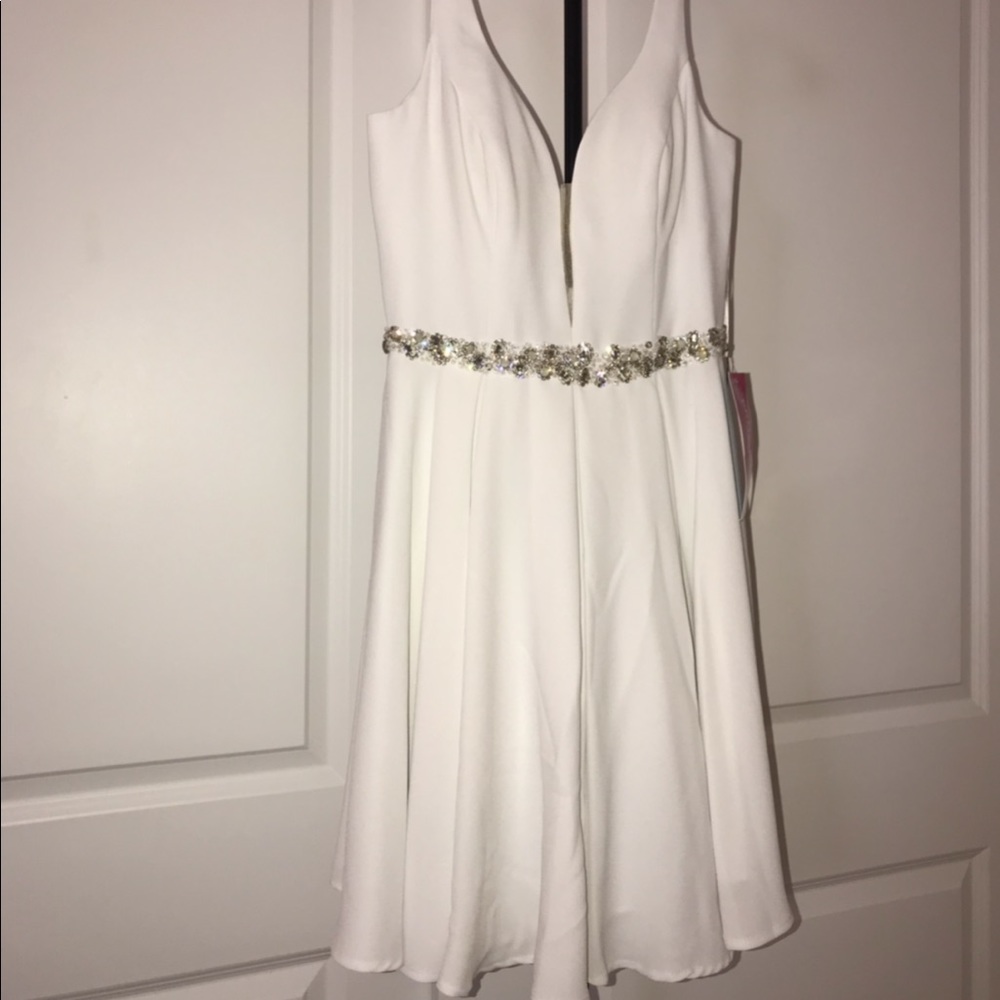 Promgirl white Homecoming/Prom dress👑